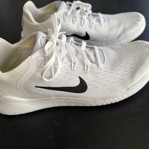 Women’s Nike free run sneaker size 10.5